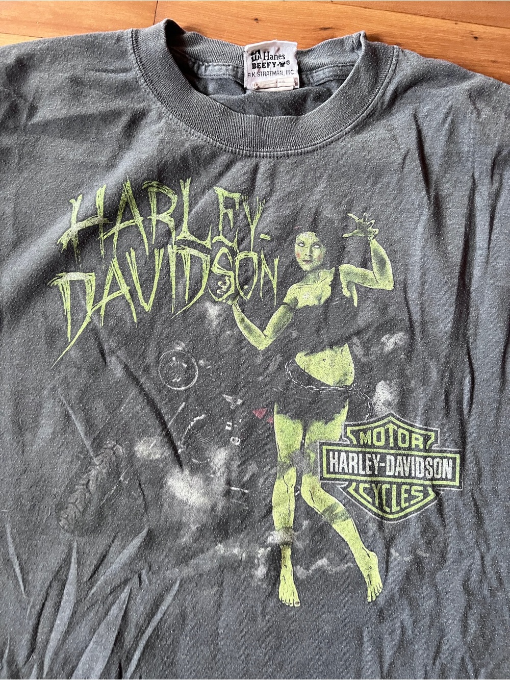 Vintage Harley-Davidson Men’s Black Graphic Tee with Zombie Design
